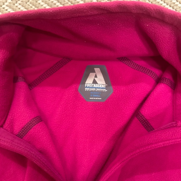 Eddie Bauer EUC First Ascent XS 1/2 Zip Bright Pink Pullover Fleece Sweatshirt - Picture 5 of 10